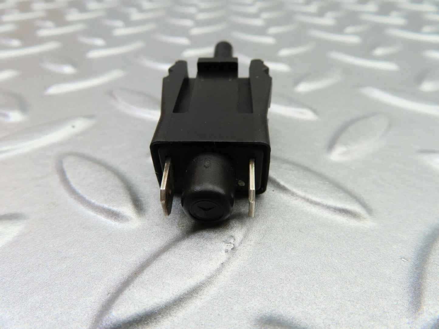 6509 Mercedes-Benz S124 E220 Wagon Door Contact Switch 0015458714