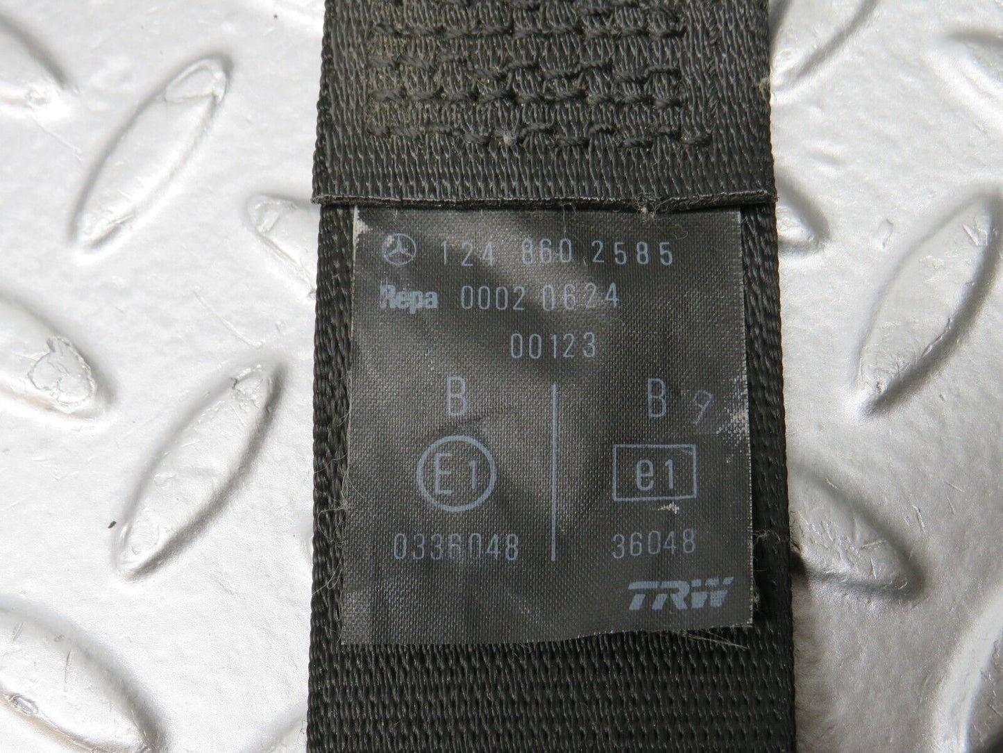 32637 Mercedes-Benz S124 300TE Rear Seat Belt With Buckles 1248607085
