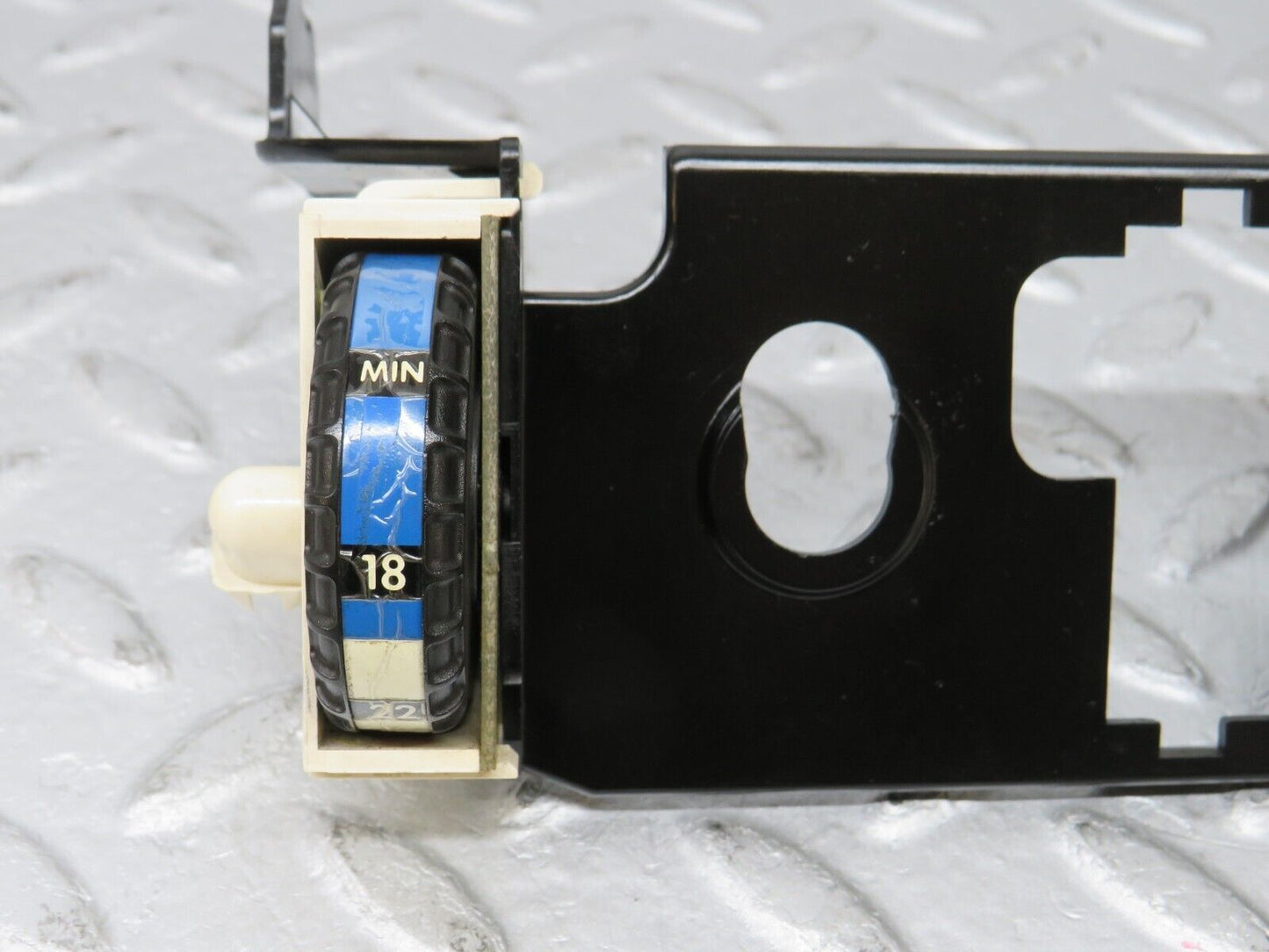 36101 Mercedes-Benz W126 420SE Heater Control Switch & Bracket 1268330014 1268200103 1268200203