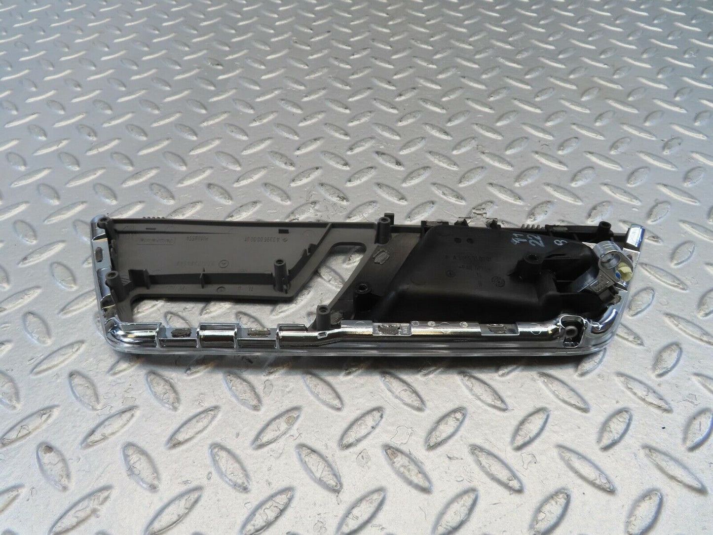 11108 Mercedes-Benz W221 S320 Rear Left Door Handle 2217304548