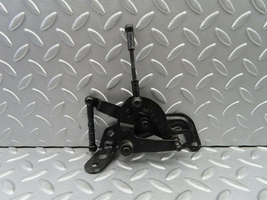 7105 Mercedes-Benz C107 350SLC Coupe throttle linkage