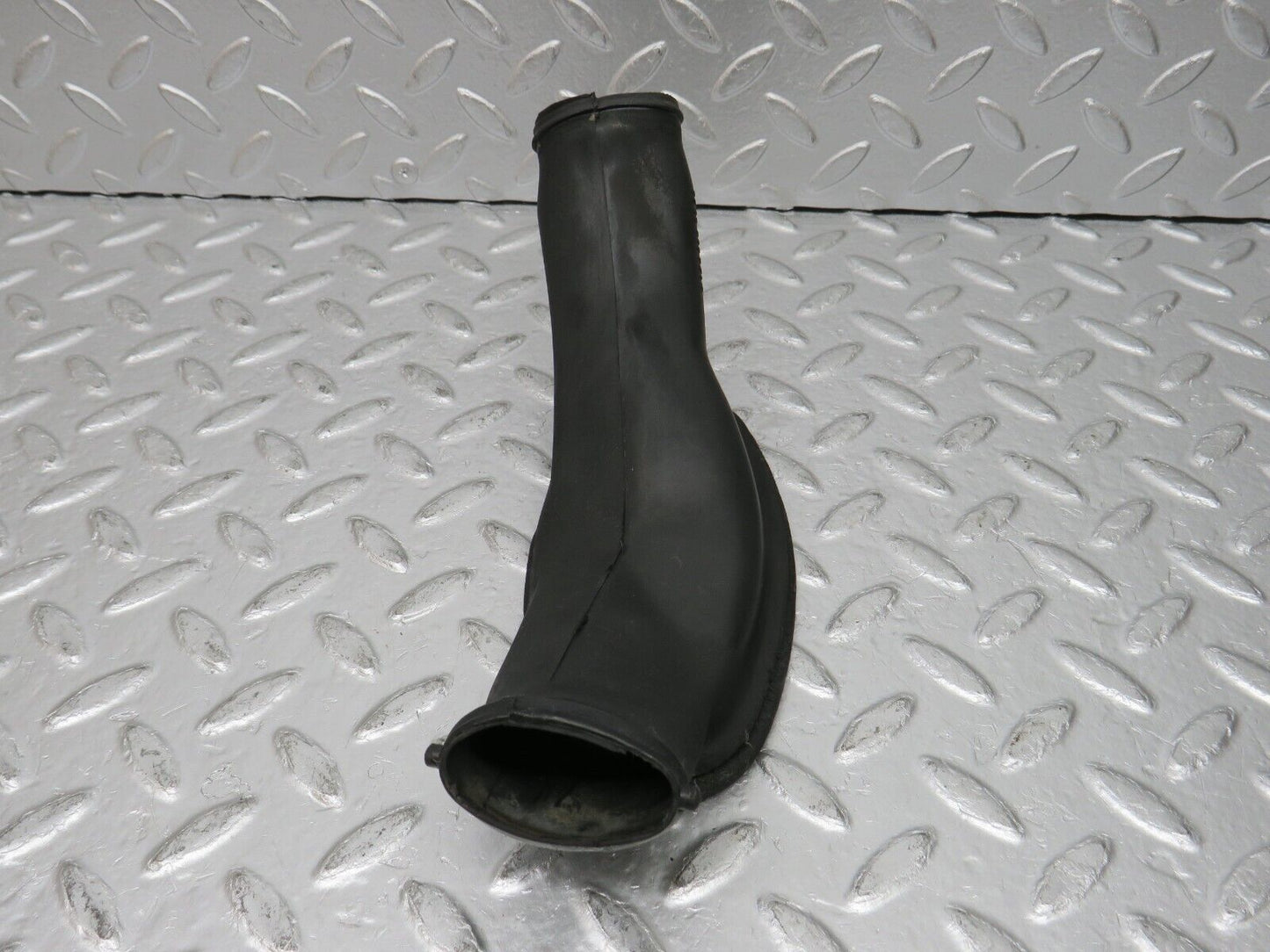 32614 Mercedes-Benz S124 300TE Wagon Heater Water Drain 1248320025