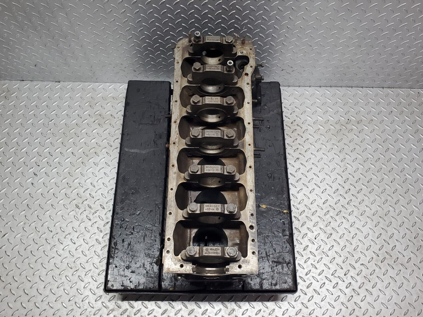 44551 Mercedes-Benz W123 280E Engine Block M110.988