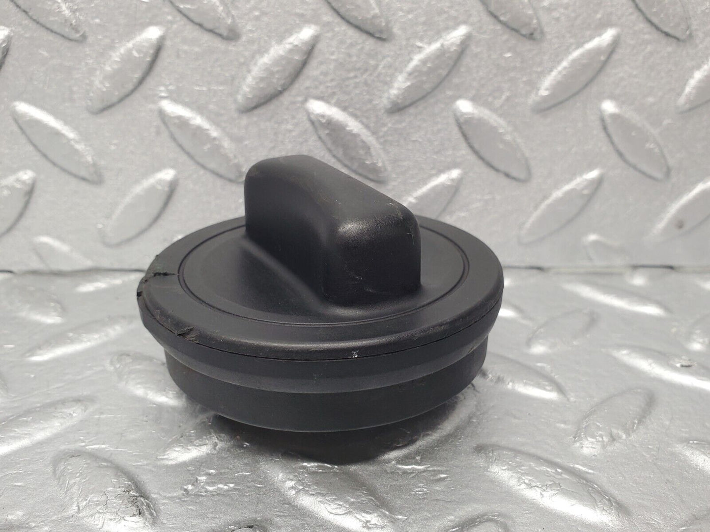 46110 Mercedes-Benz W220 S430 Fuel Tank Cap 2204700005