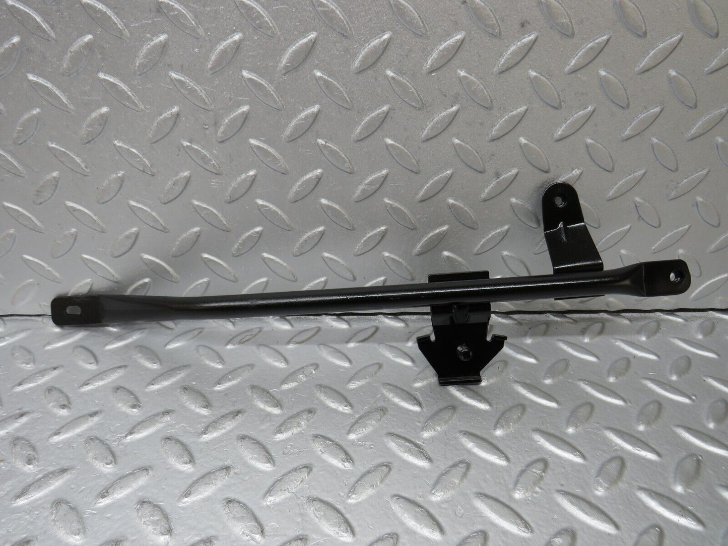 36140 Mercedes-Benz W126 420SE Horn Bracket Horn Holder