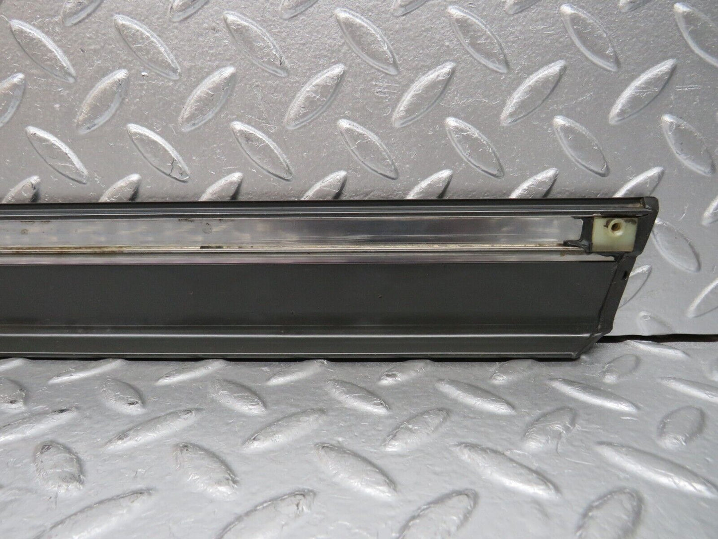 32305 Mercedes-Benz S124 300TE Wagon Rear Right Door Centre Moulding Trim