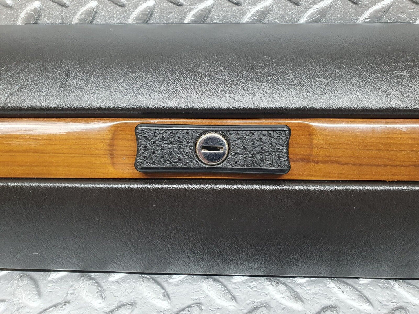 43917 Mercedes-Benz C123 230CE Coupe Glove Box Door No Key