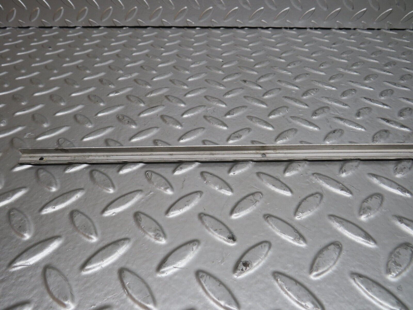 28470 Mercedes-Benz S123 240D Wagon Sunroof Chrome Trim