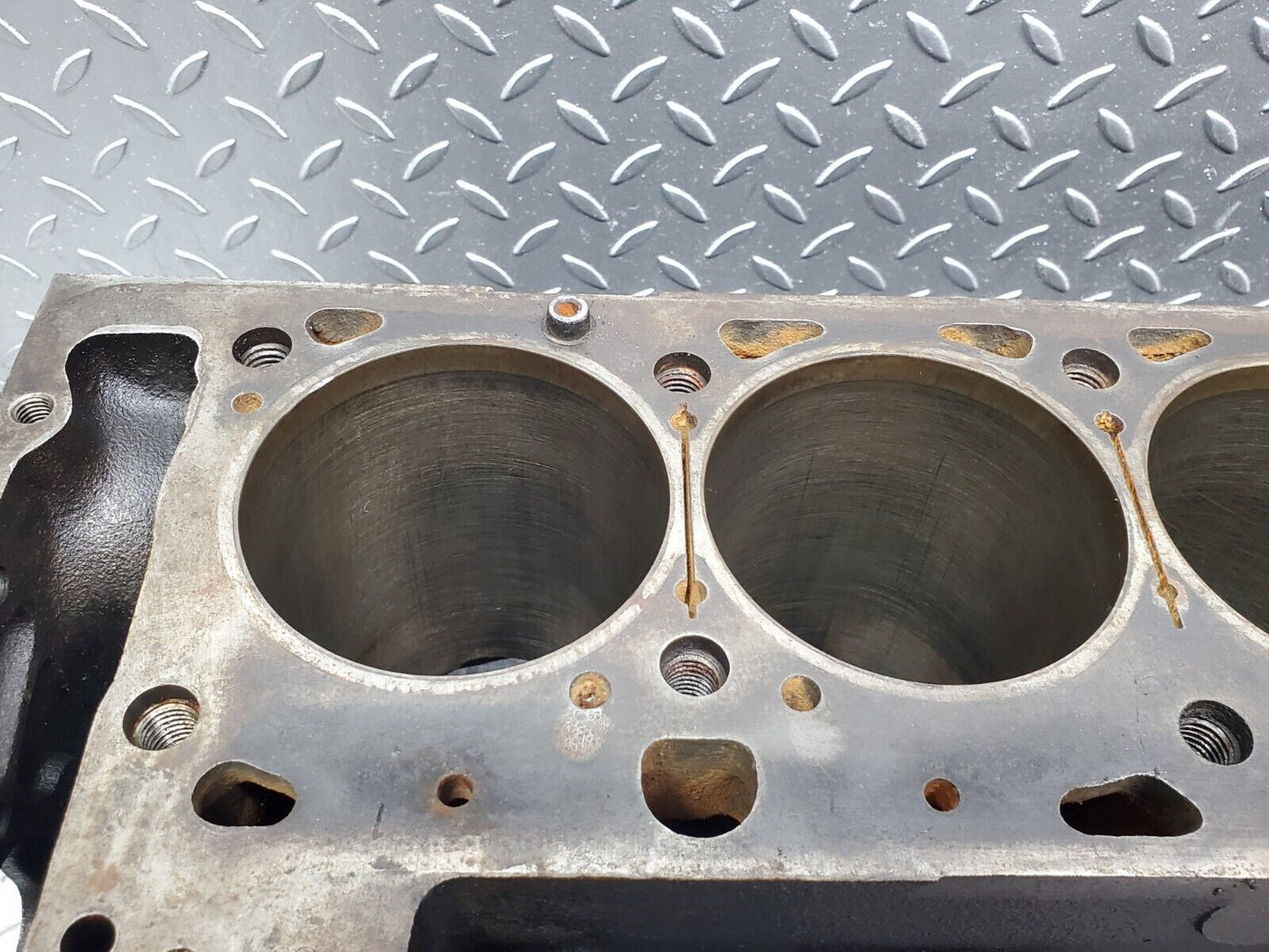 44551 Mercedes-Benz W123 280E Engine Block M110.988