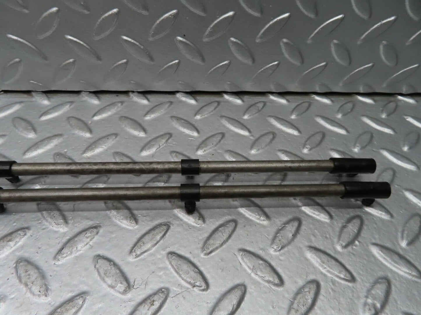 20705 Mercedes-Benz R107 450SL Camshaft Oil Tube