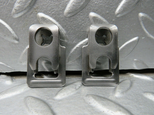 21801 Mercedes-Benz W126 300SE Fuel Injector Bracket 2 pcs