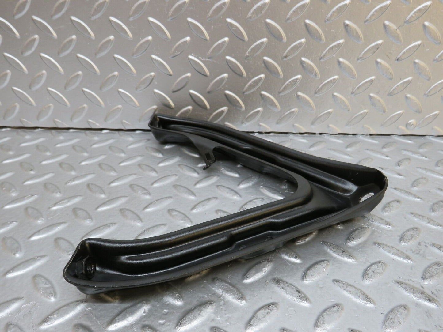29428 Mercedes-Benz W124 230E Air Intake Manifold Bracket