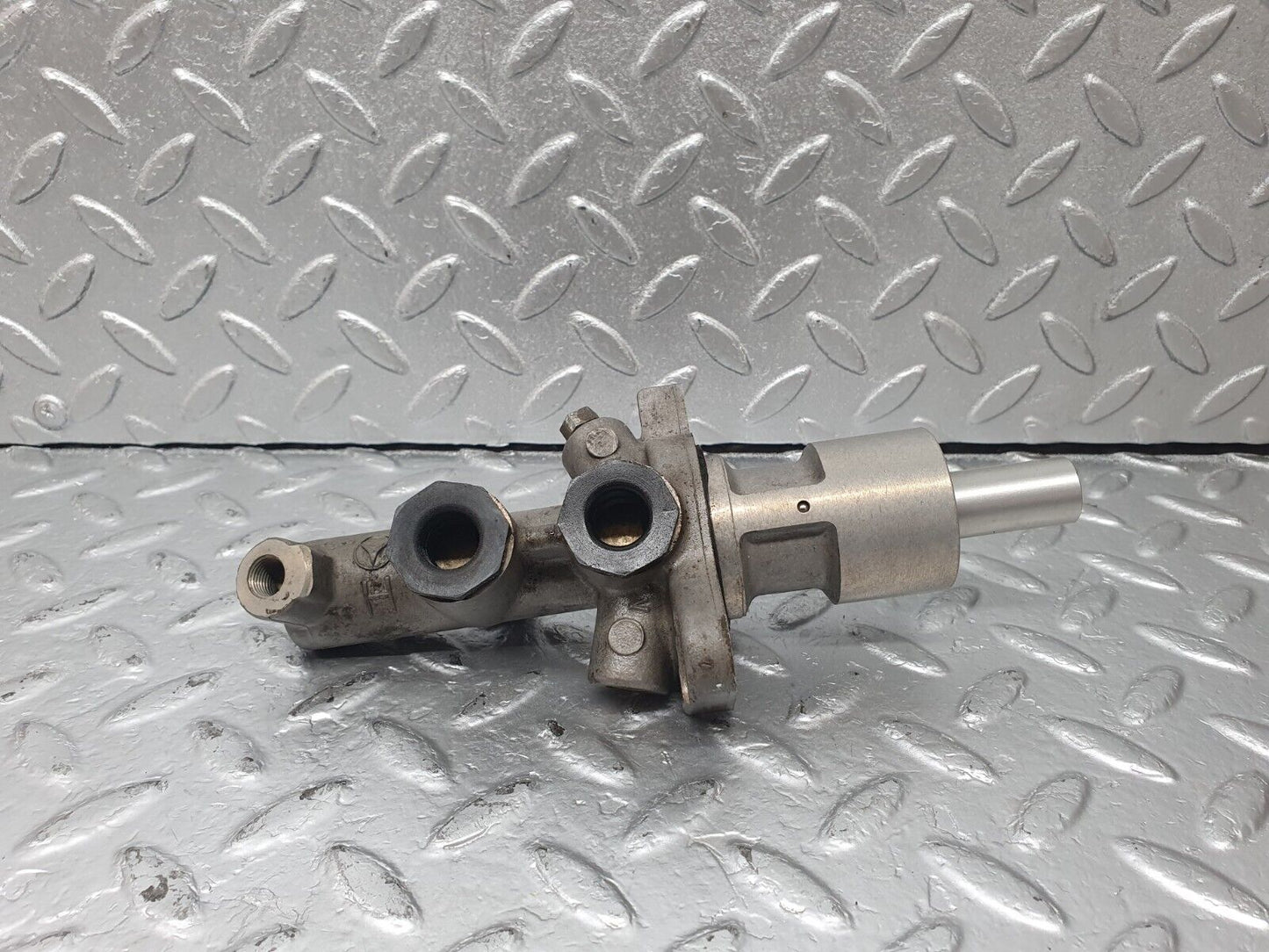 42767 Mercedes-Benz W201 190 Brake Master Cylinder