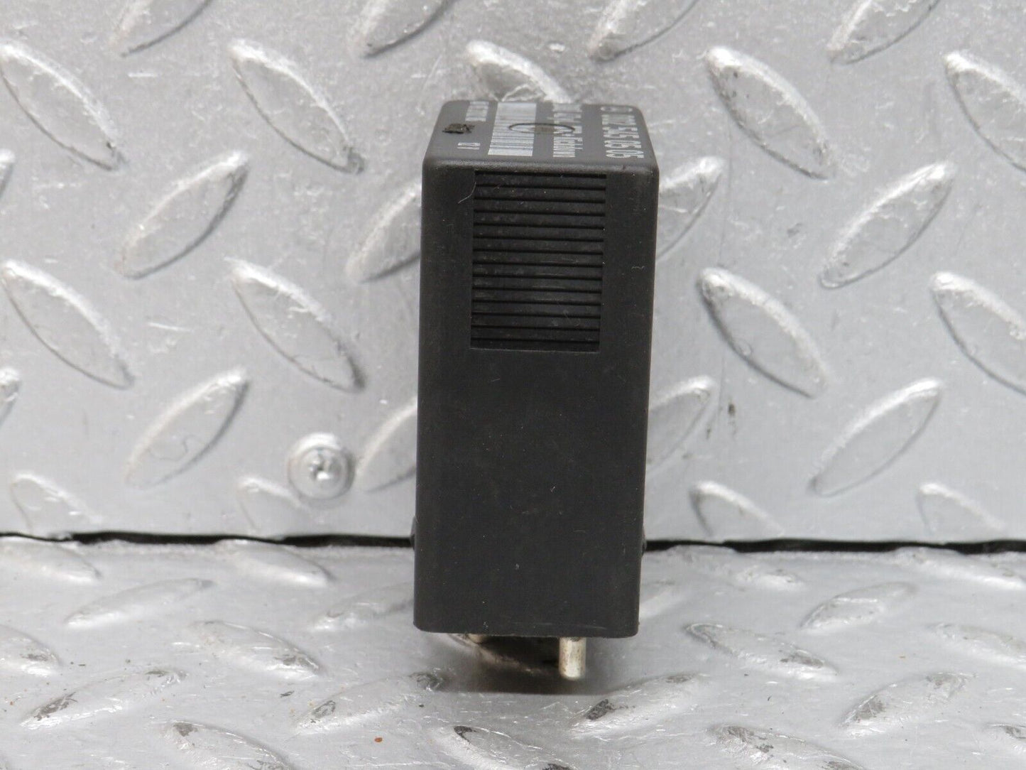 38718 Mercedes-Benz W201 190E Fuel Pump Relay 0025450505