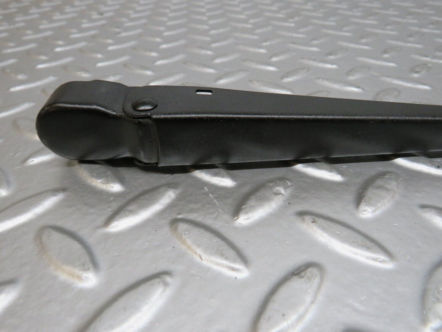 25428 Mercedes-Benz W123 200 Wiper Arm Bosch Right Side 3399990553