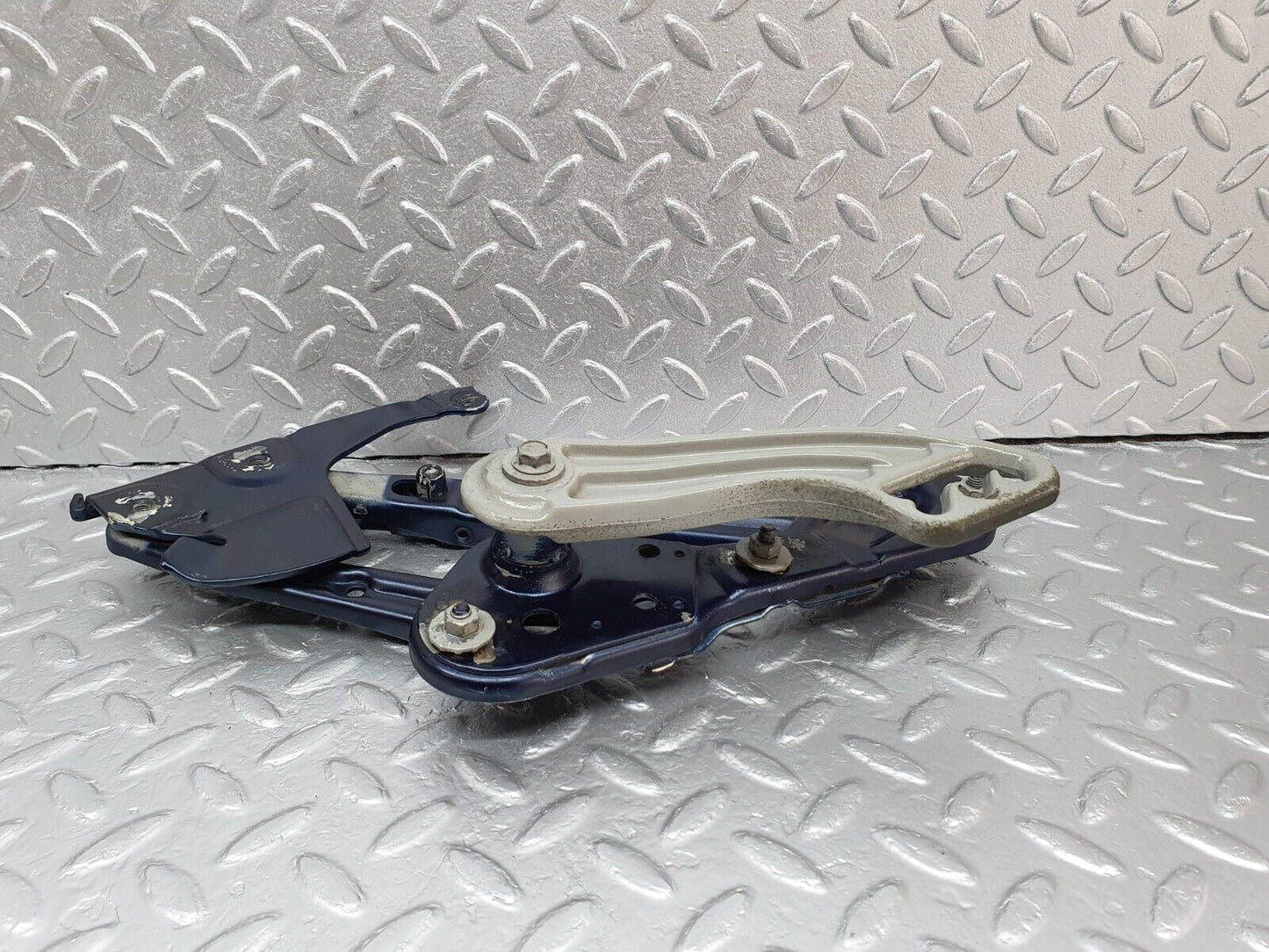 42194 Mercedes-Benz R129 320SL Coupe Bonnet Hinge Right Side 1298800228 1298870274