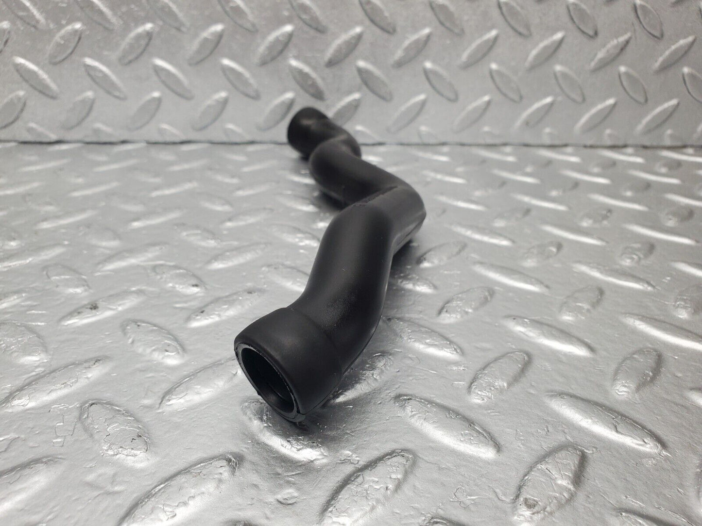 47002 Mercedes-Benz R129 320SL Coupe Crankcase Breather Hose 1120180482
