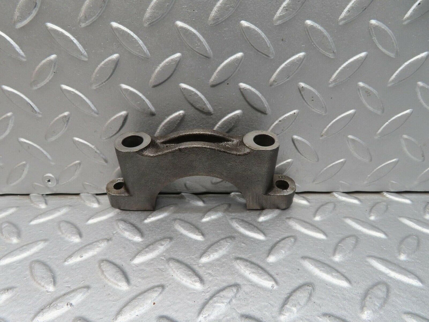 12873 Mercedes-Benz W111 220SE Crankshaft Bearing Holder Block 1800110011