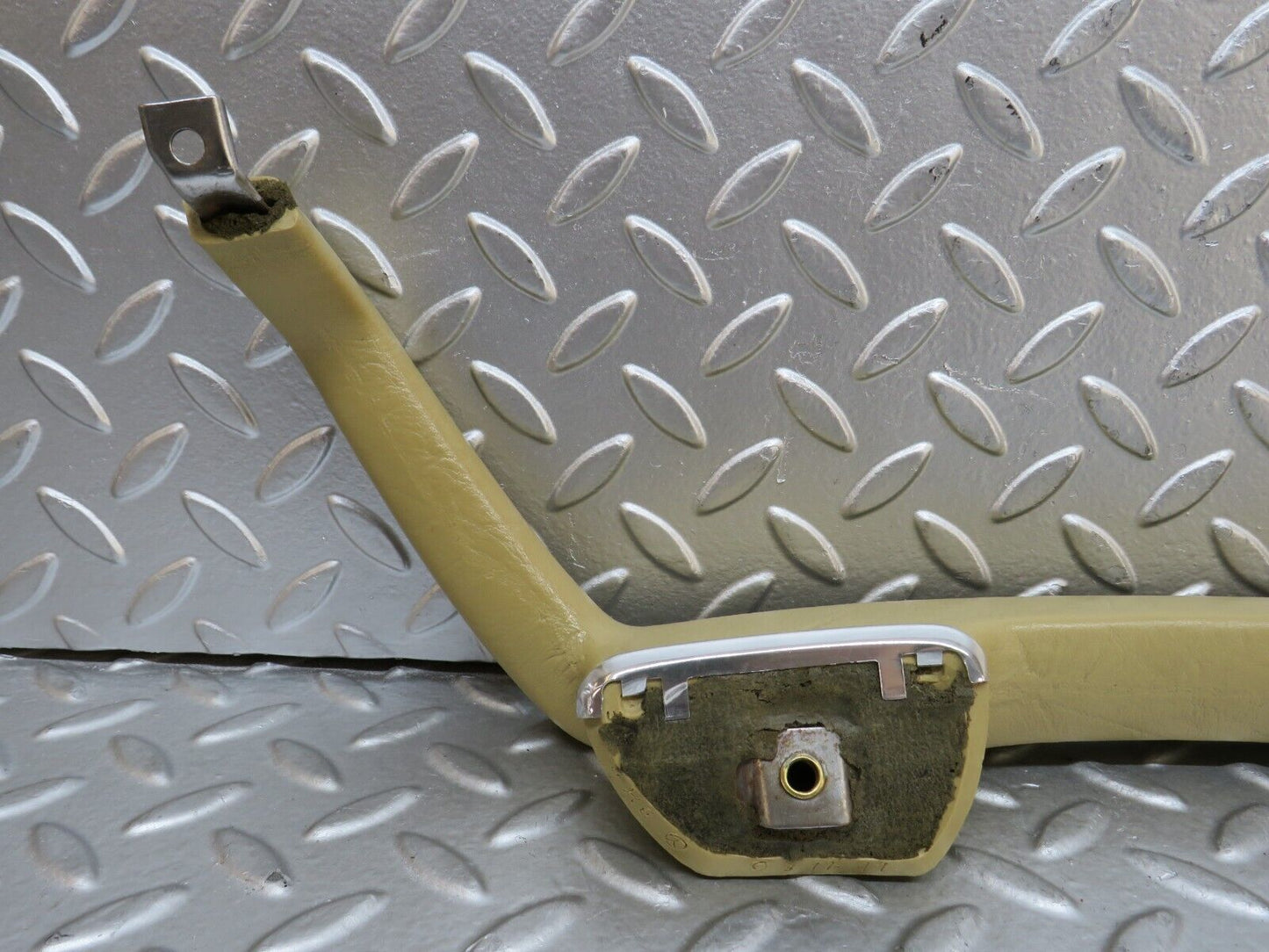 29653 Mercedes-Benz W123 230E Front Left Interior Door Handle 1239701701