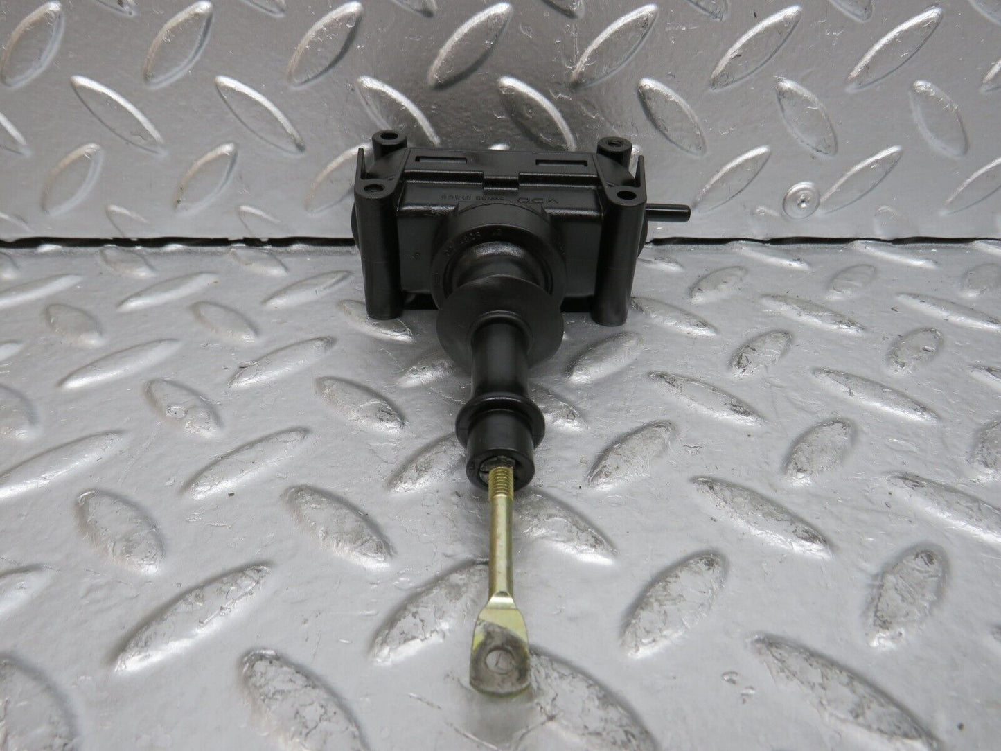 29378 Mercedes-Benz W124 230E Door Lock Vacuum Actuator Rear Right 0008007975