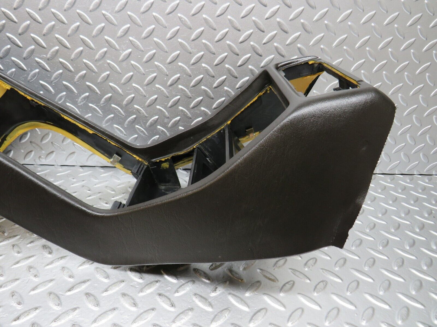 27146 Mercedes-Benz W123 280E Centre Console Brown