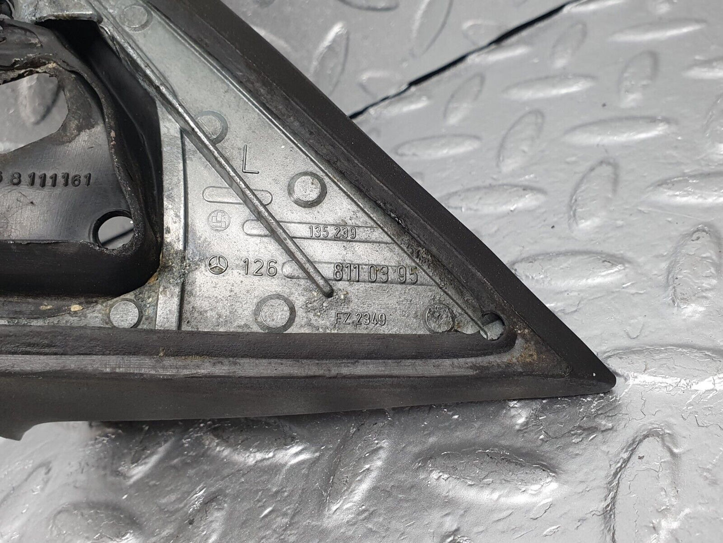 43696 Mercedes-Benz C126 380SEC Coupe Wing Mirror Rubber Seal Cover Left 1268110395 1268111161