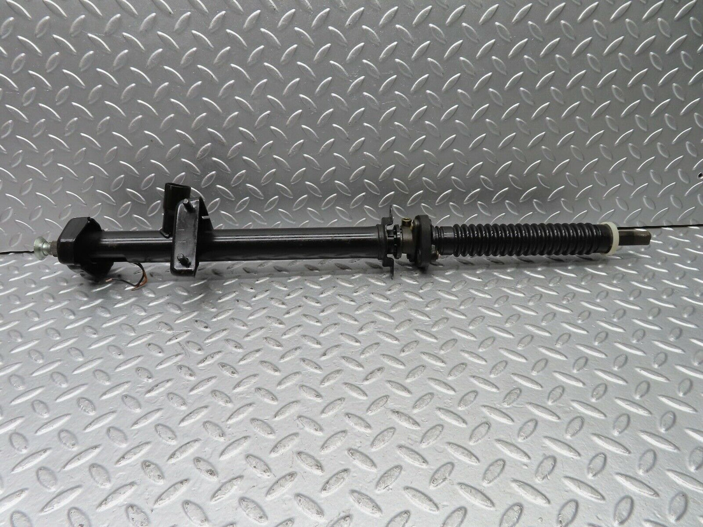 21233 Mercedes-Benz W123 230E Steering Column
