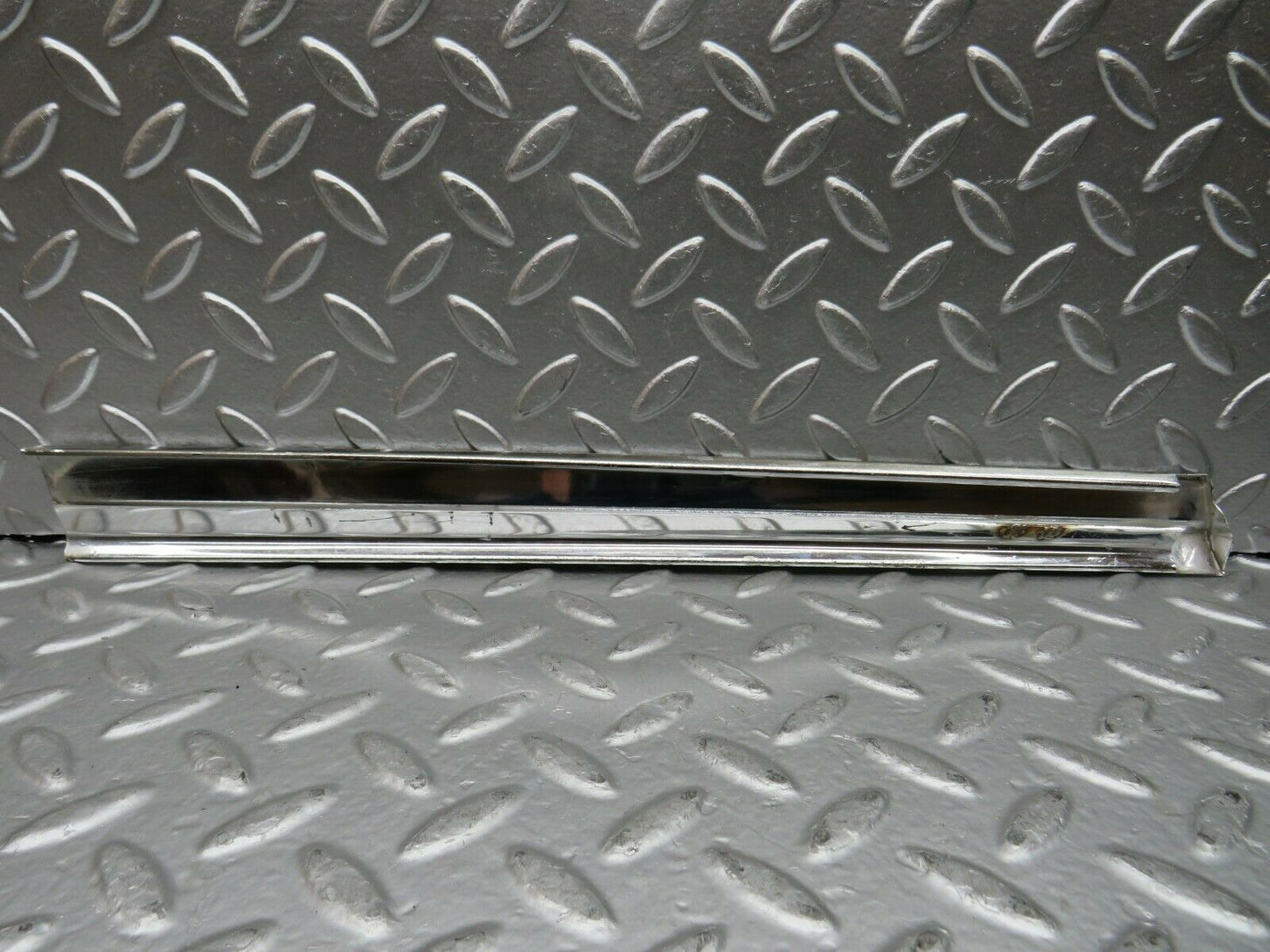 22739 Mercedes-Benz C107 450SLC Coupe Rear Right Window Chrome Trim