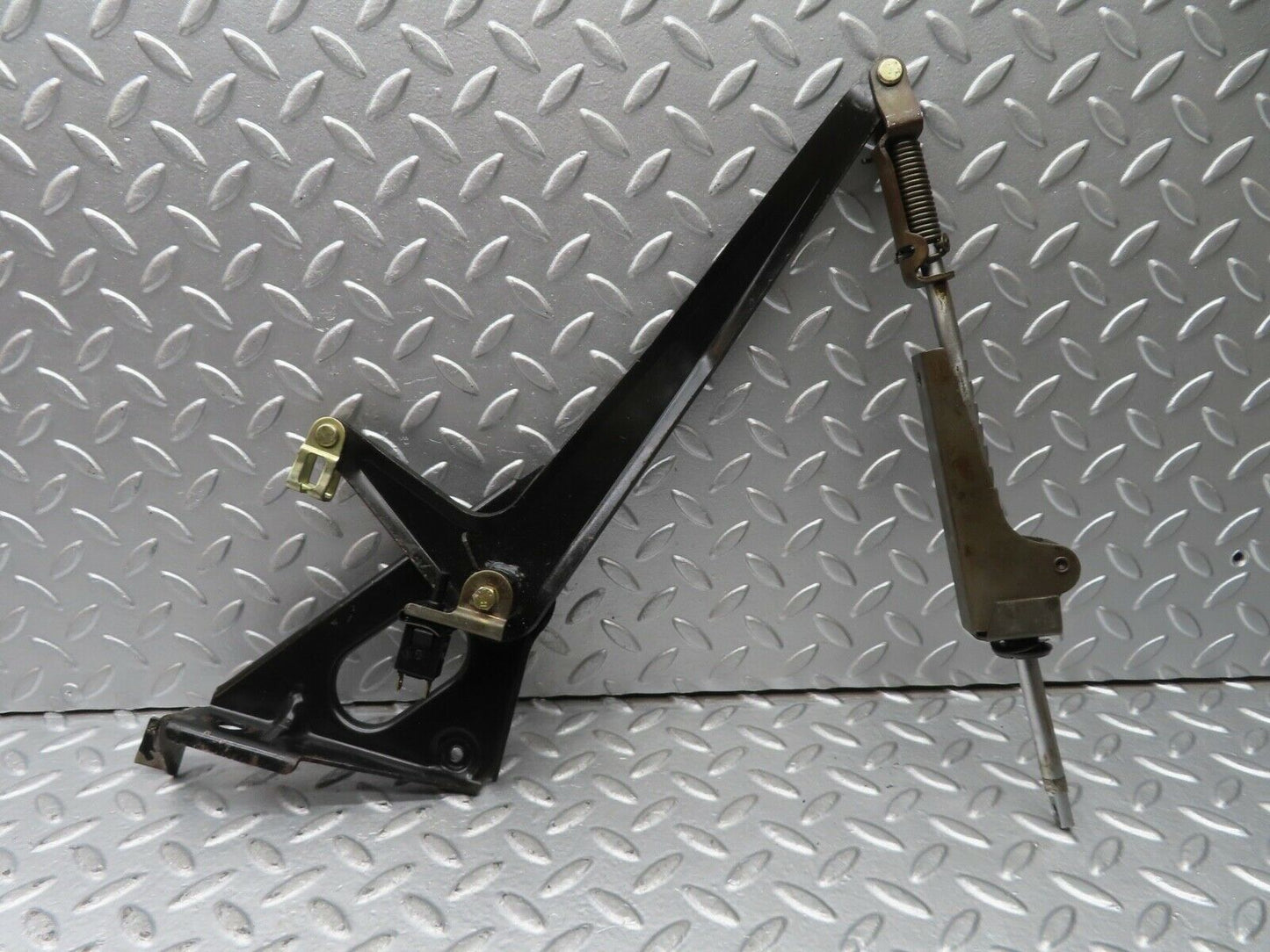 21293 Mercedes-Benz W123 230E Handbrake Regulator
