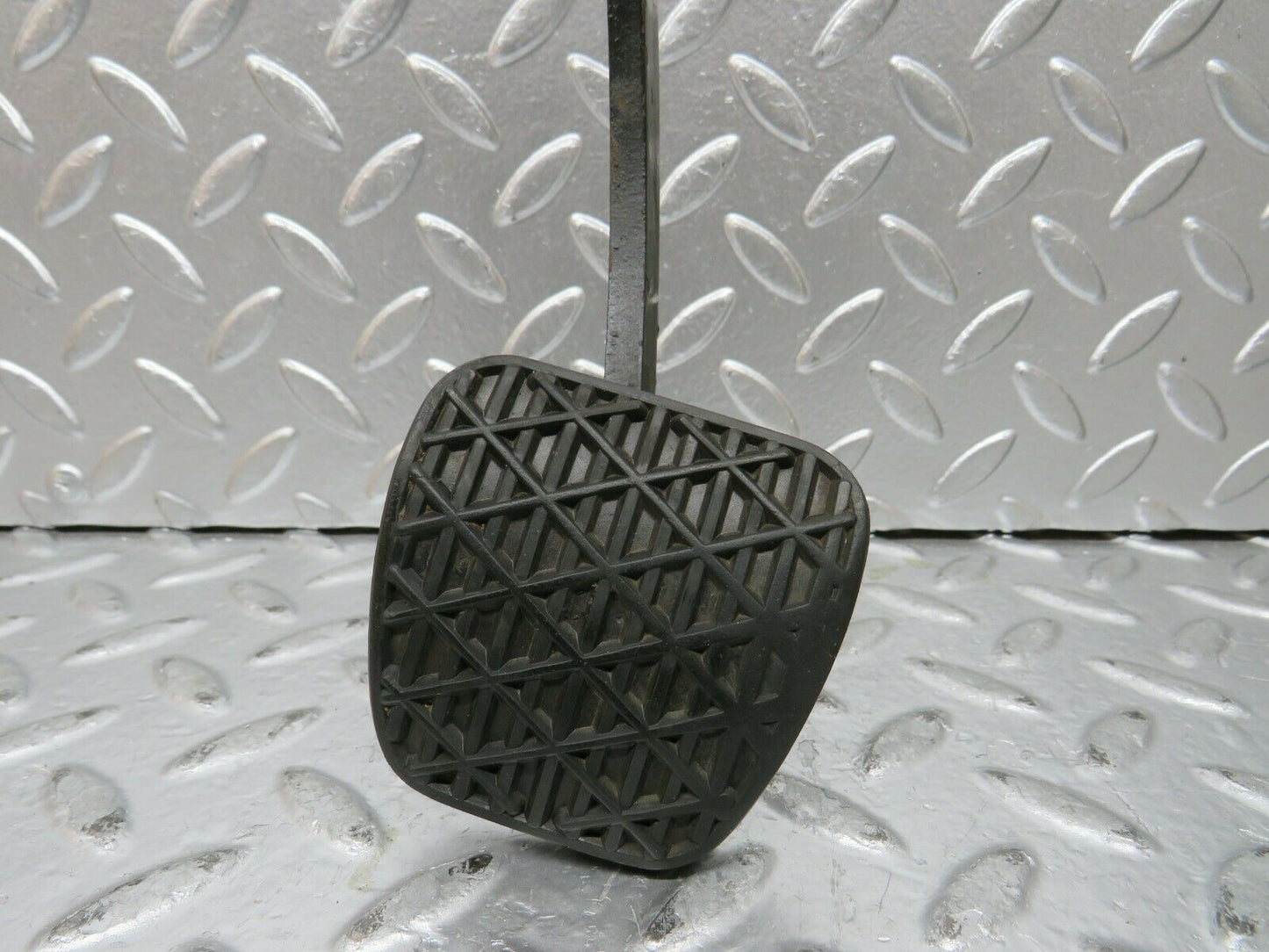 23503 Mercedes-Benz W114 280E Brake Pedal With Rubber 1102910182