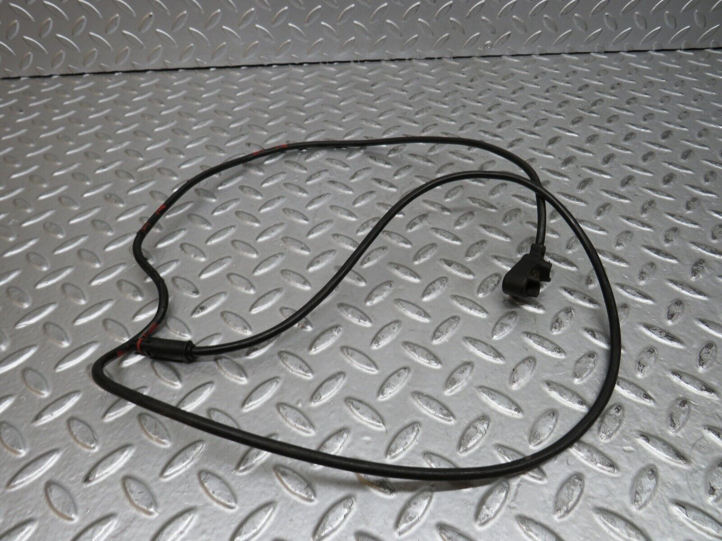 29147 Mercedes-Benz C124 320CE Brake Pad Sensor Wire Right 1245435826 01954553