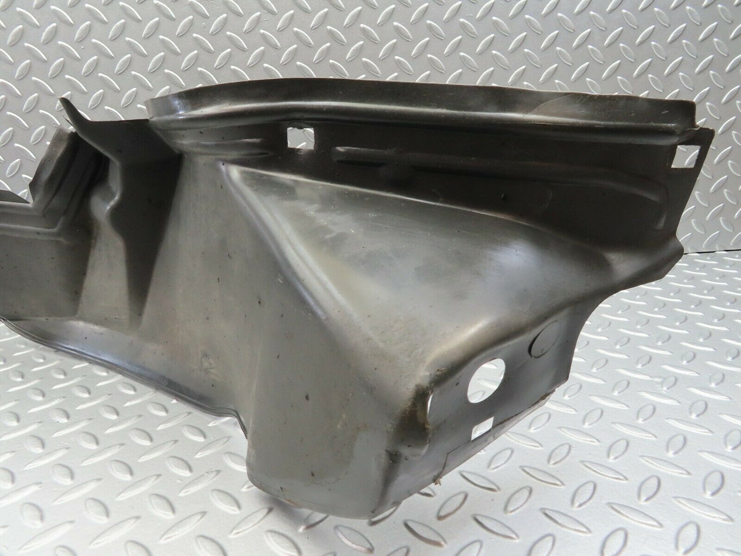 6783 Mercedes-Benz S124 E220 Wagon Mudguard Panelling Front Right 1248840835