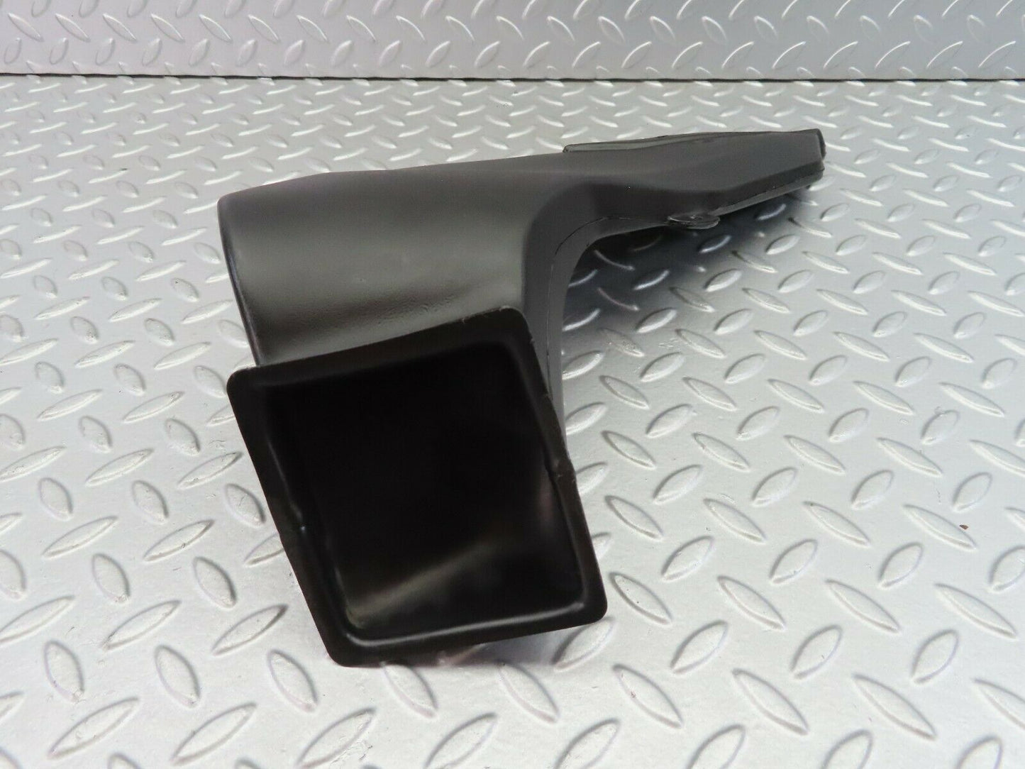 7436 Mercedes-Benz W116 450SE Ventilation Air Duct Right 1168310246