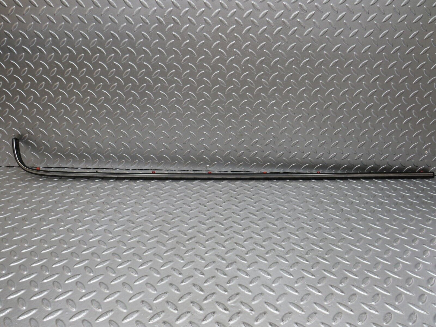27958 Mercedes-Benz W123 280E Rear Right Fender Centre Moulding Trim