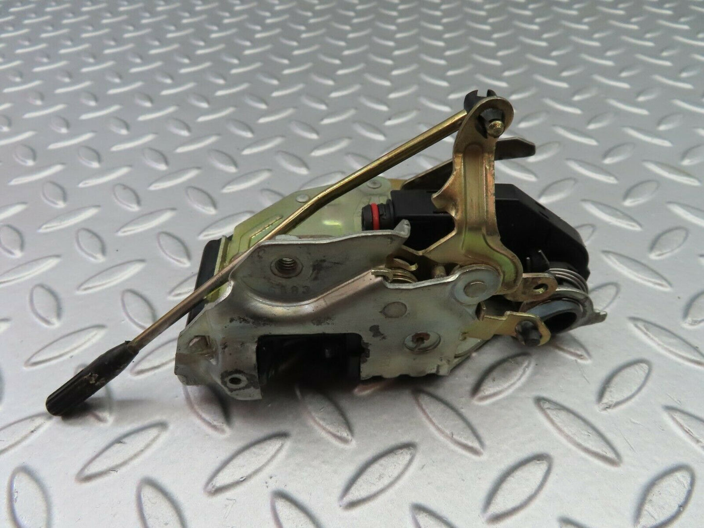 6600 Mercedes-Benz S124 E220 Wagon Front Right Door Lock Mechanism
