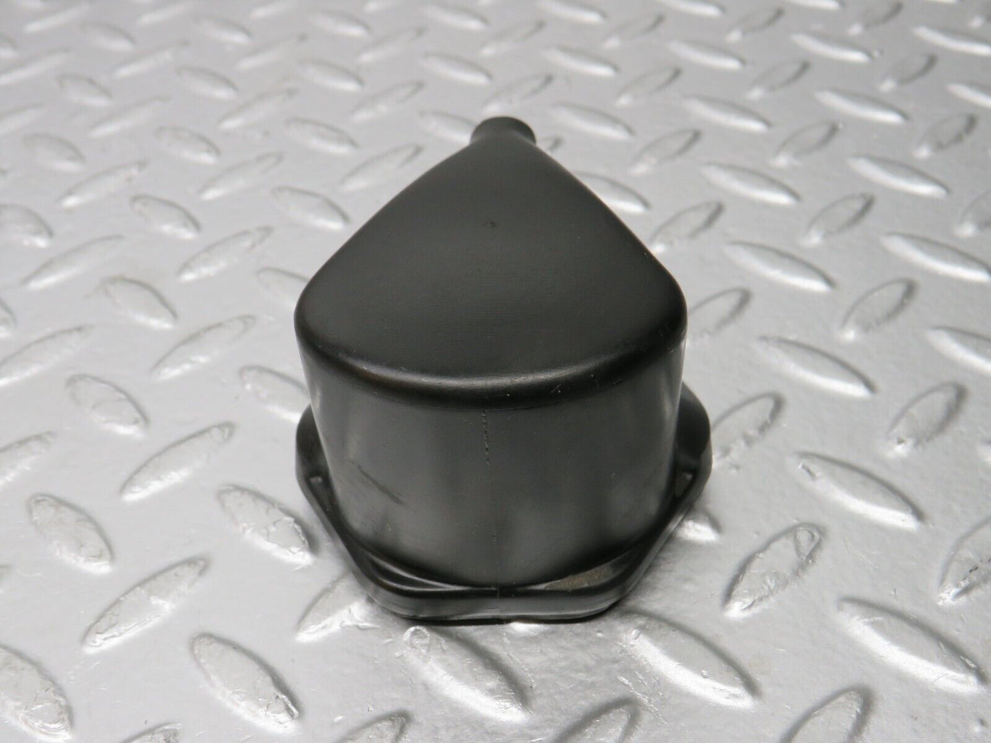 31625 Mercedes-Benz W201 190LE 1.8L Ignition Coil Cover Cap 0001582285