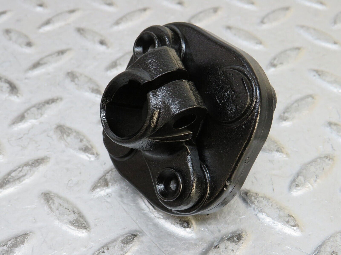 27689 Mercedes-Benz S124 300TE Steering Col. Lower Shaft Connector 1264620146