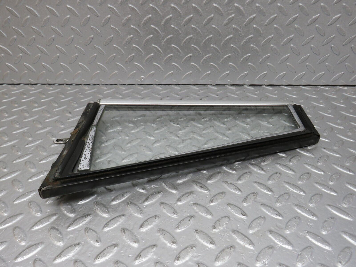 40500 Mercedes-Benz W110 230 Front Right Quarter Window
