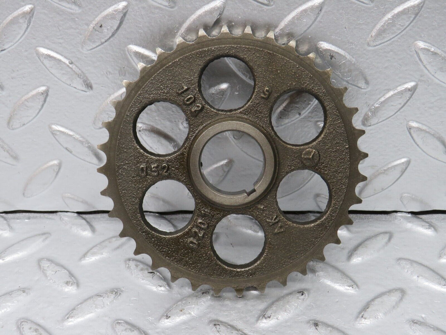 30866 Mercedes-Benz W201 190E Camshaft Timing Gear 1020520201