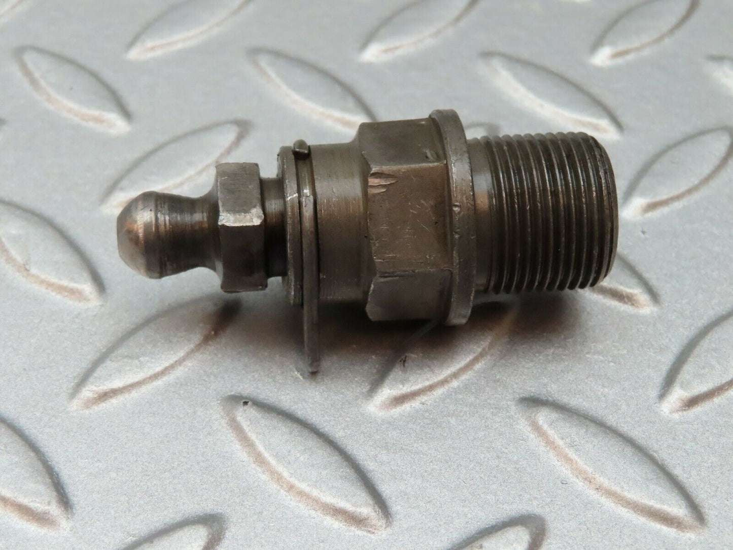 3542 Mercedes-Benz W108 280SE Ball Studs For Rocker Arm Mounting (Timing)