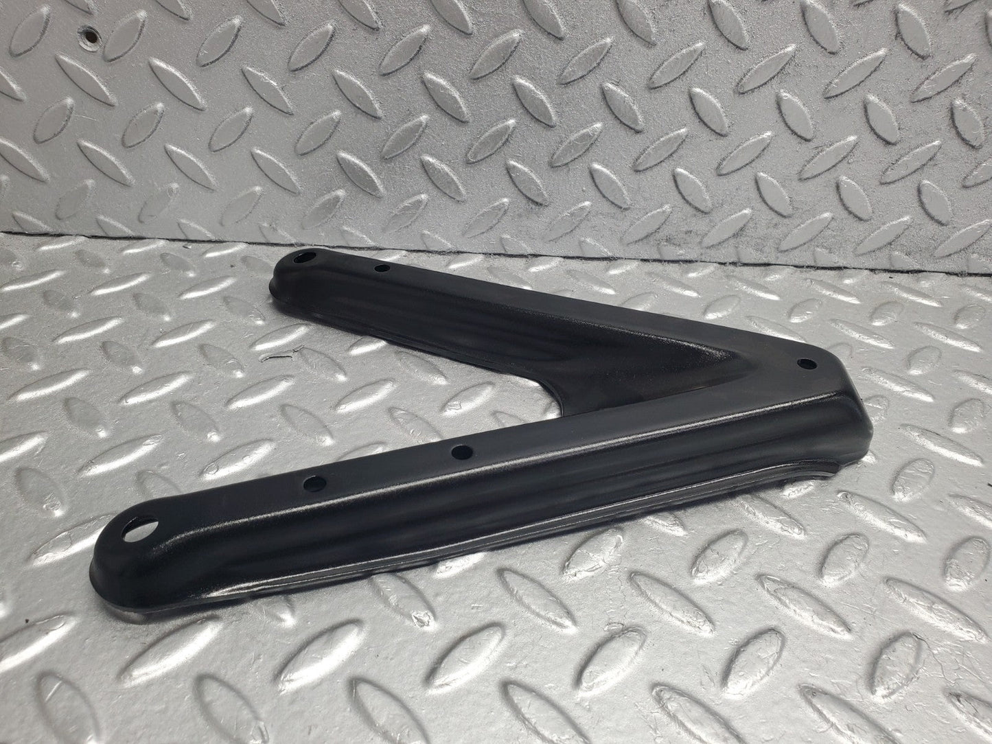 W124 Wagon air intake manifold bracket used OEM