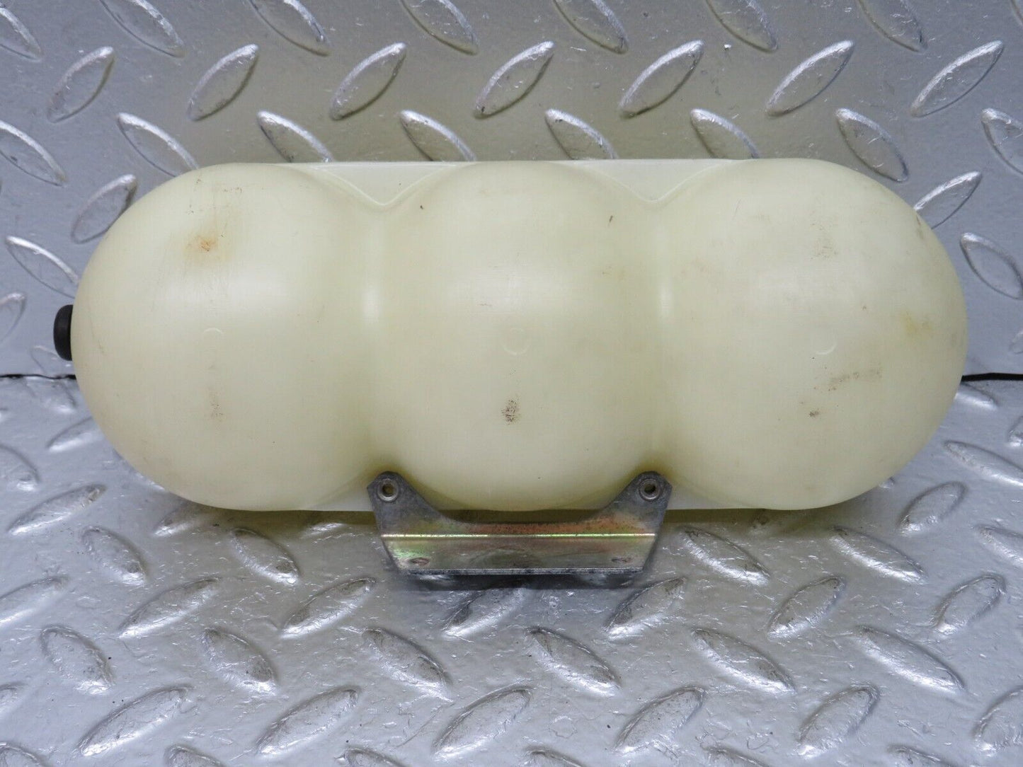 0738 Mercedes-Benz C107 350SLC Coupe Vacuum Reservoir