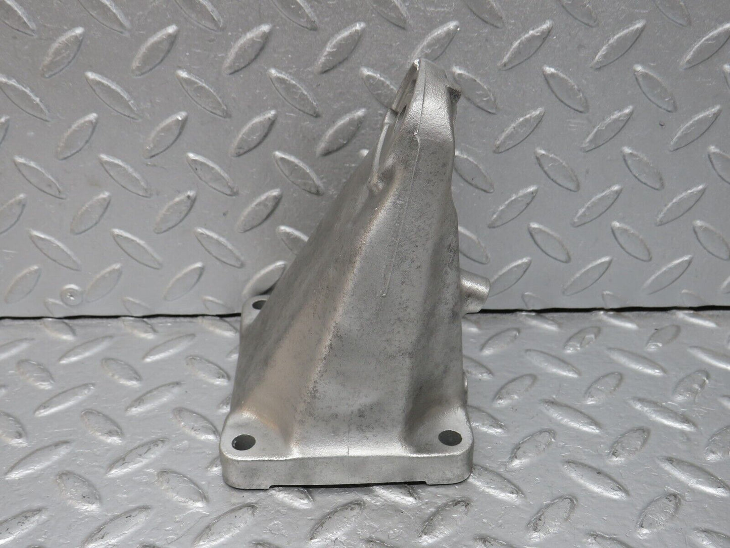 38123 Mercedes-Benz A124 320E Cabriolet Engine Mount Bracket Right 6032236204