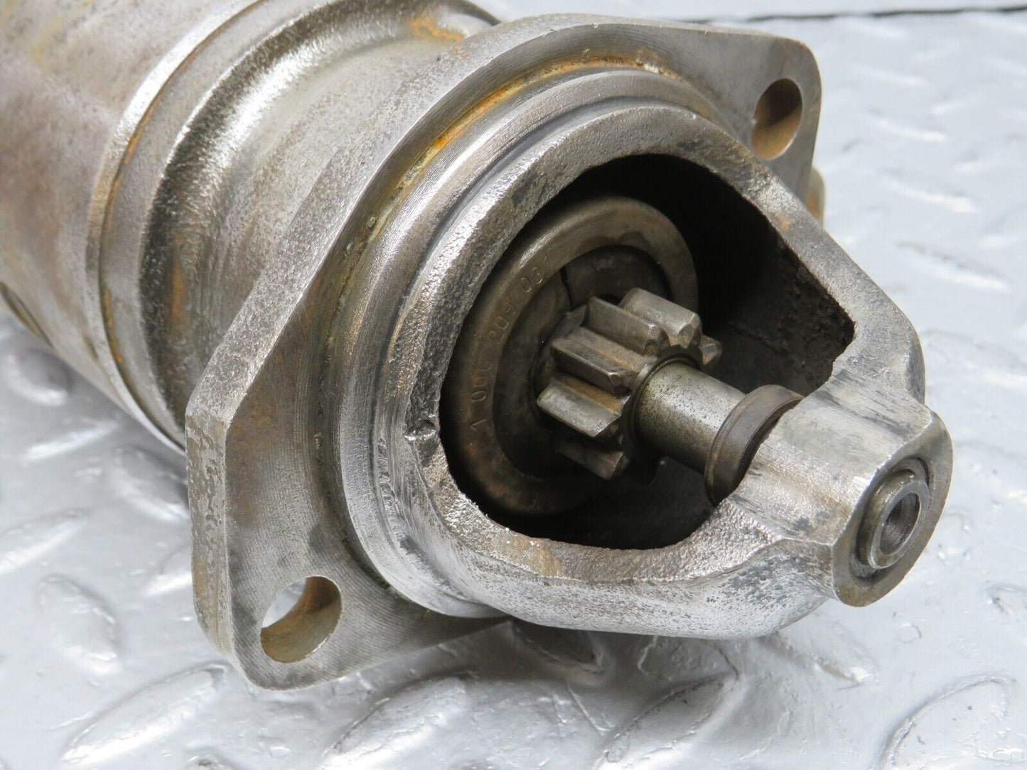 40228 Mercedes-Benz W110 230 Starter Motor Bosch 0001208001 0331302003