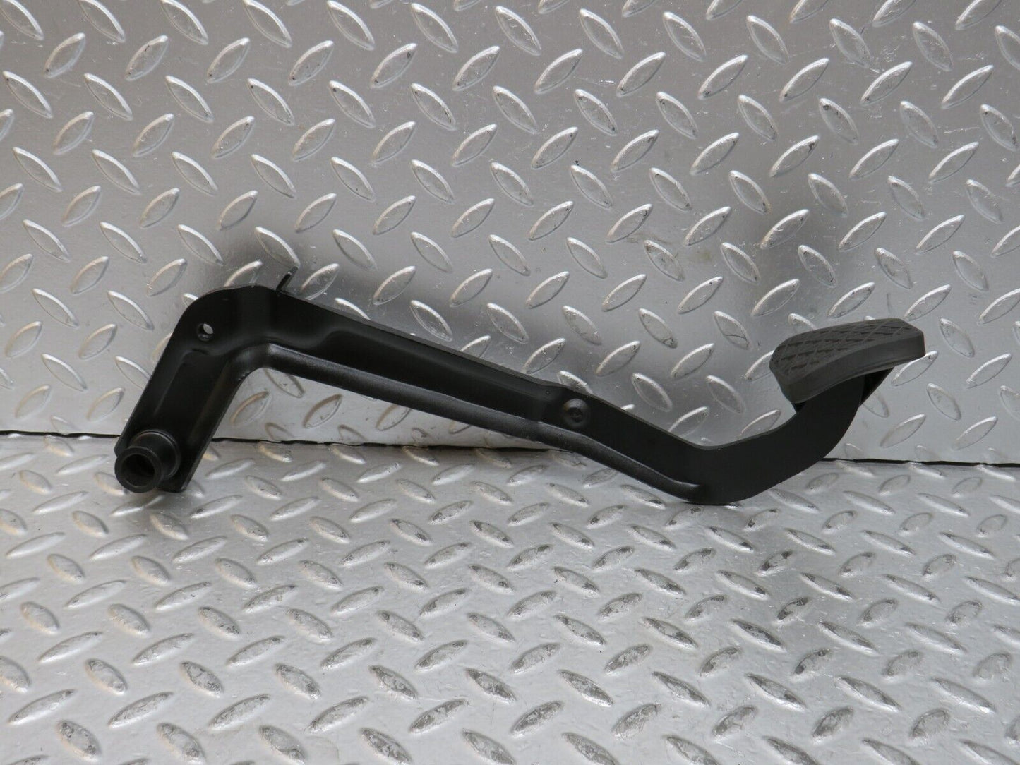 28446 Mercedes-Benz S123 240D Wagon Clutch Pedal With Rubber