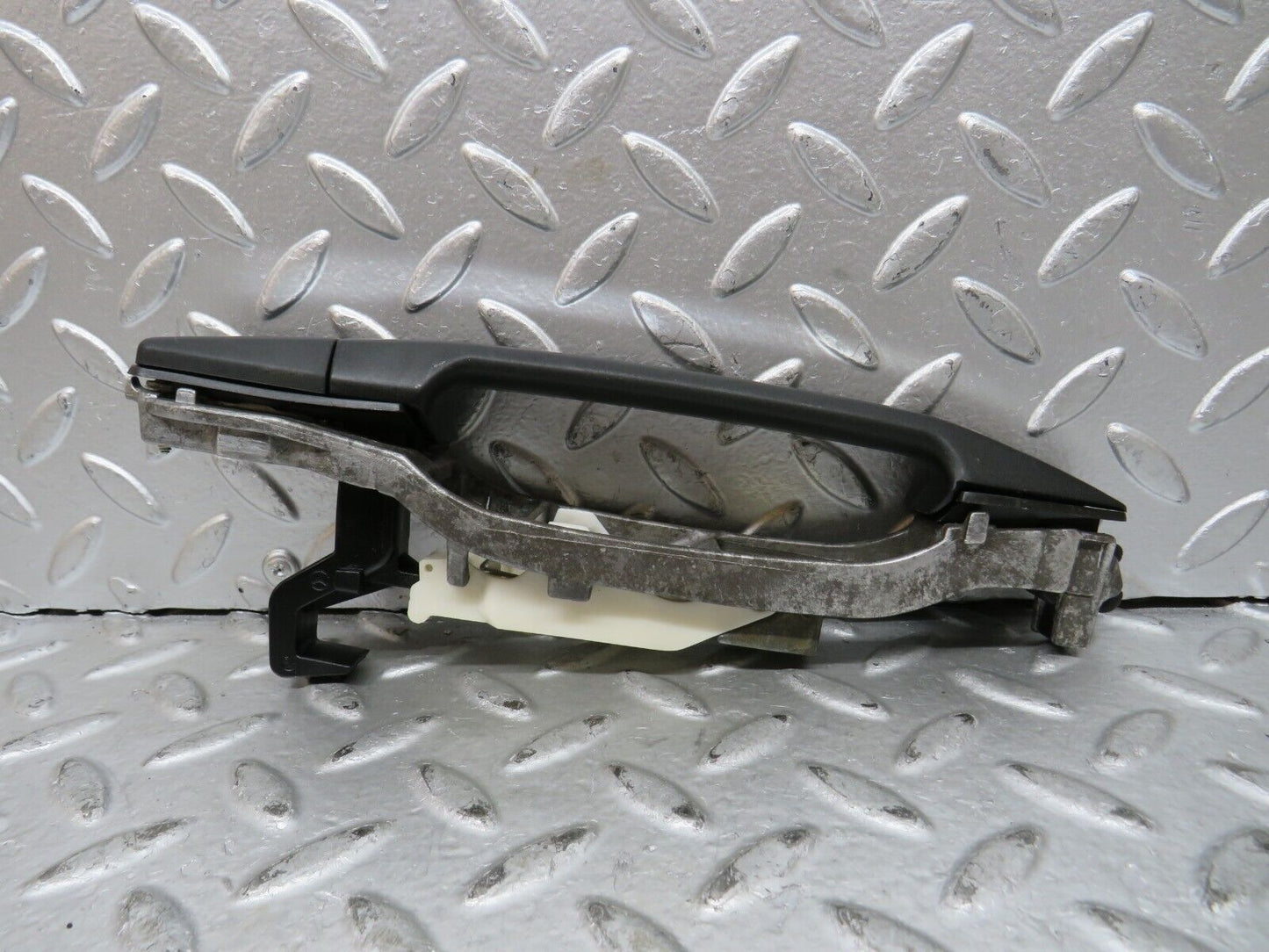 27810 Mercedes-Benz S124 300TE Rear Left Exterior Door Handle