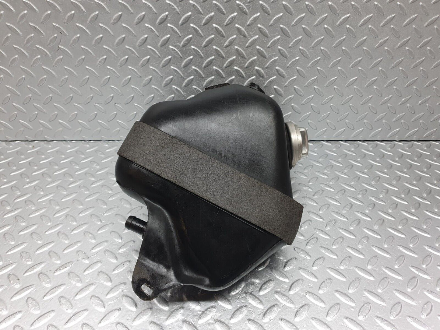 41775 Mercedes-Benz W202 C200 Fuel Filling Pipe Expansion Tank 2024701389