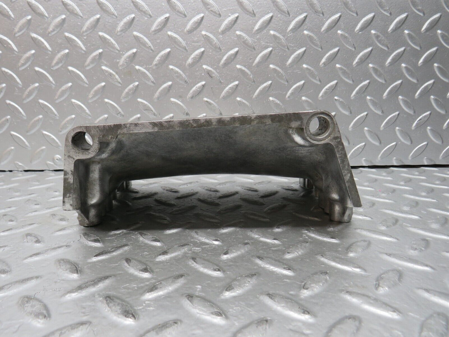 27985 Mercedes-Benz W123 280E Gearbox Support 1100140195