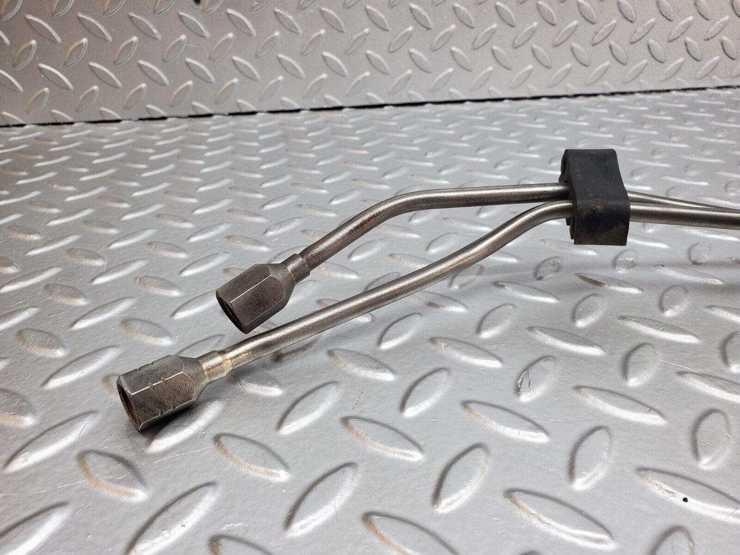 45813 Mercedes-Benz W126 420SE Fuel Hose Pipe