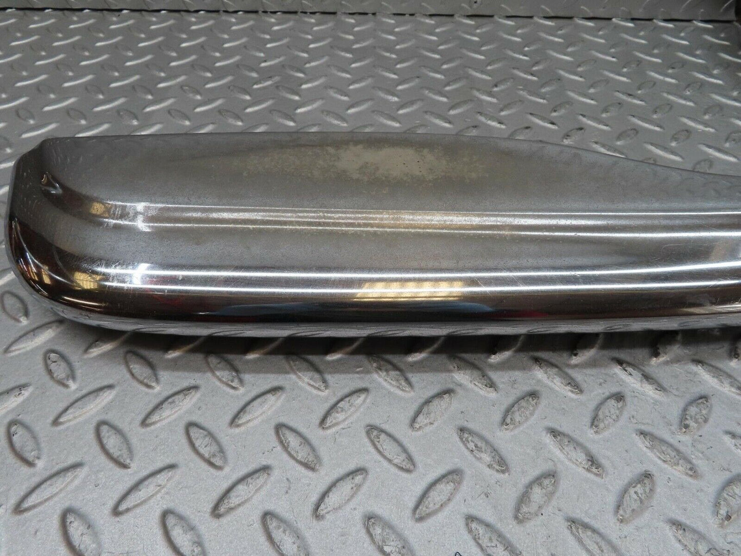 12601 Mercedes-Benz W108 Front Right Upper Bumper Corner